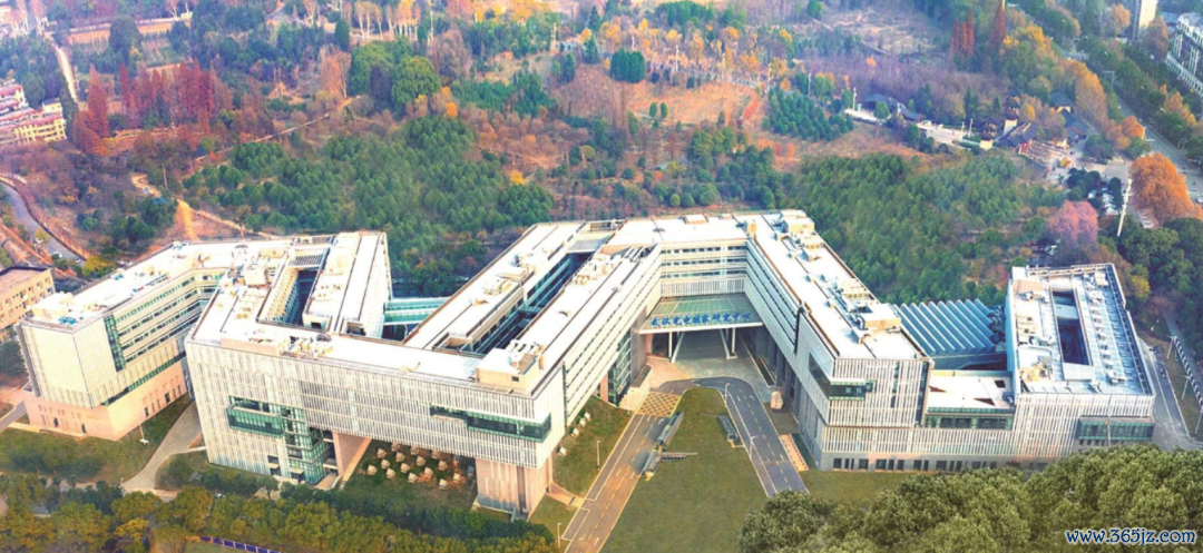 国家信息光电子创新中心，图源：长江云新闻